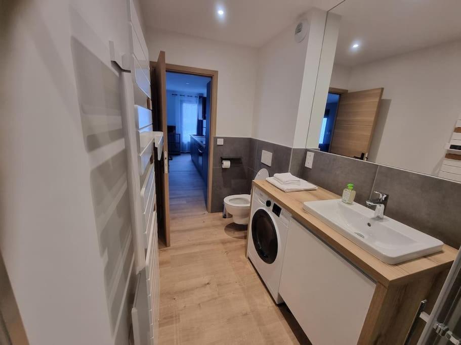 Superbe Appartement T2 Climatise, Idealement Situe يوجين المظهر الخارجي الصورة